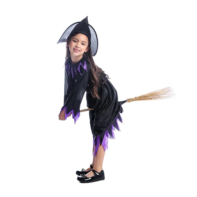 Robe de sorcière noire et violette avec son chapeau pointu