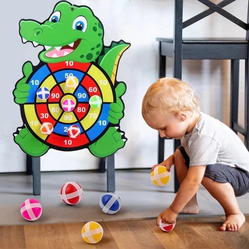 Jeu Montessori enfants dès 3 ans lancer de balles sur cible pour la motricité
